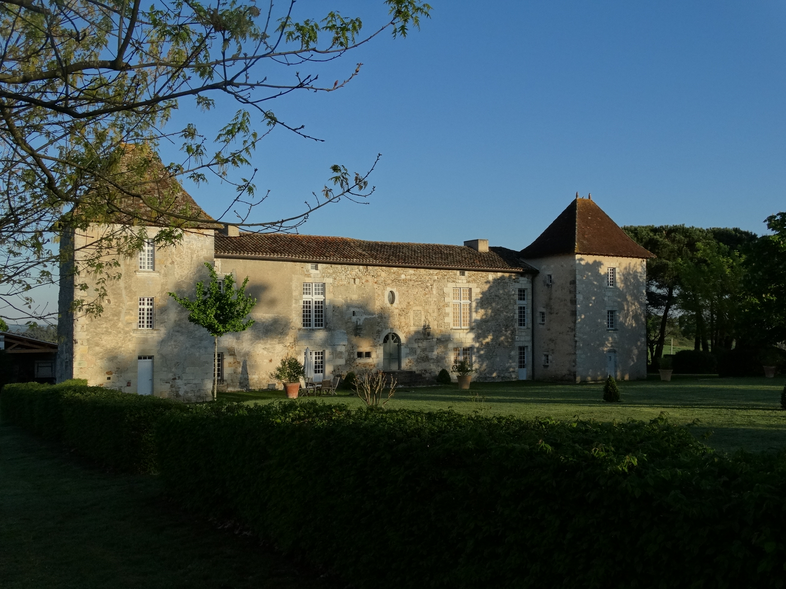 le manoir, sud et est